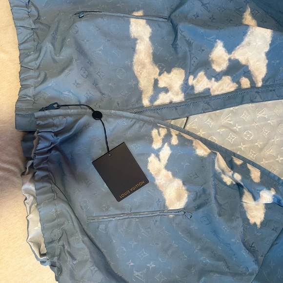 Louis Vuitton Virgil Cloud Windbreaker New - Picture 3 of 4